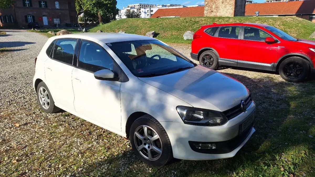 Volkswagen Polo 2012 photo 2
