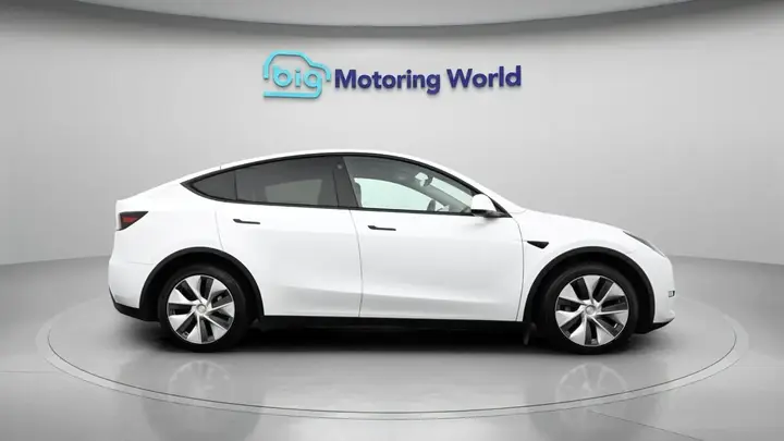 Tesla Model Y 2022 photo 5