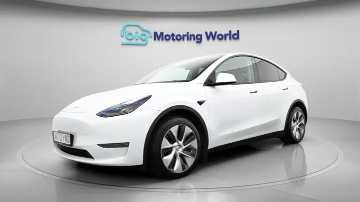 Tesla Model Y 2022 photo 2