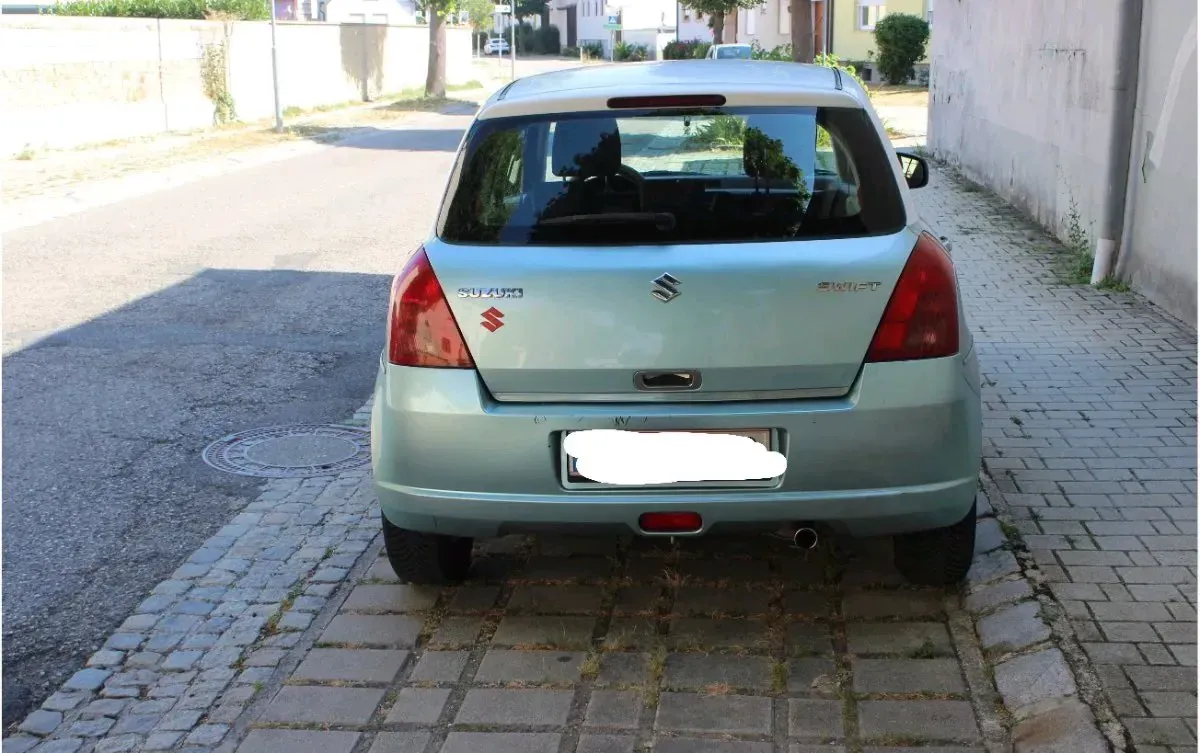 Suzuki Swift 2007 photo 2