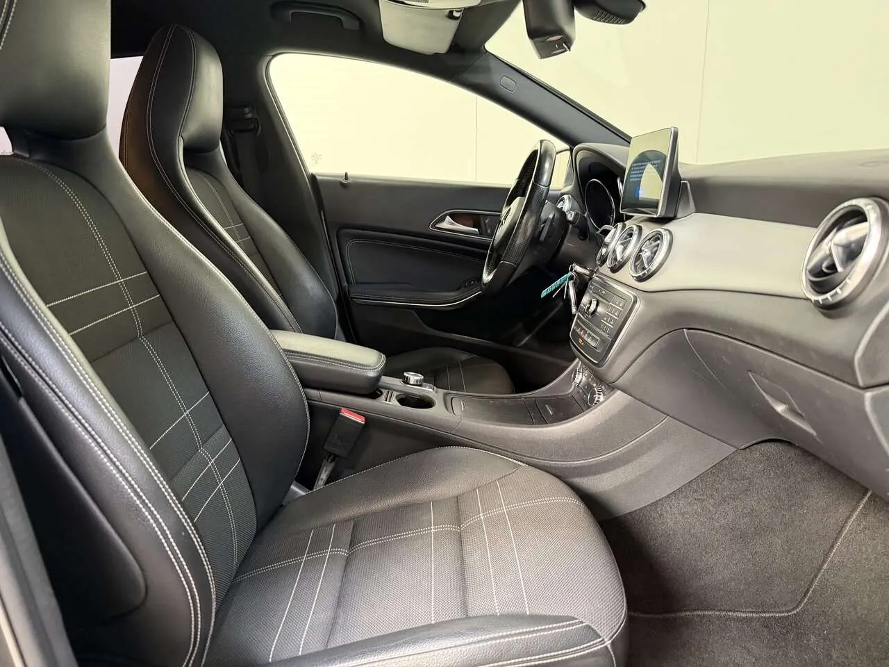 Mercedes-Benz Cla 200 2016 photo 2