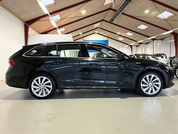 Skoda Octavia 2021 photo 5