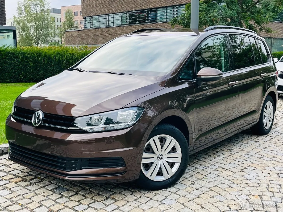 Volkswagen Touran 2023 photo 2
