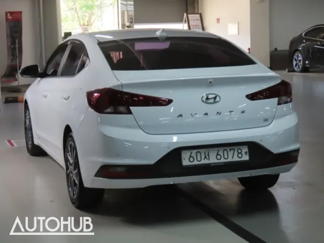 Hyundai Avante 2018 photo 4
