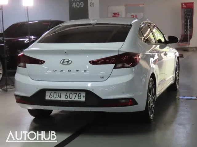 Hyundai Avante 2018 photo 3
