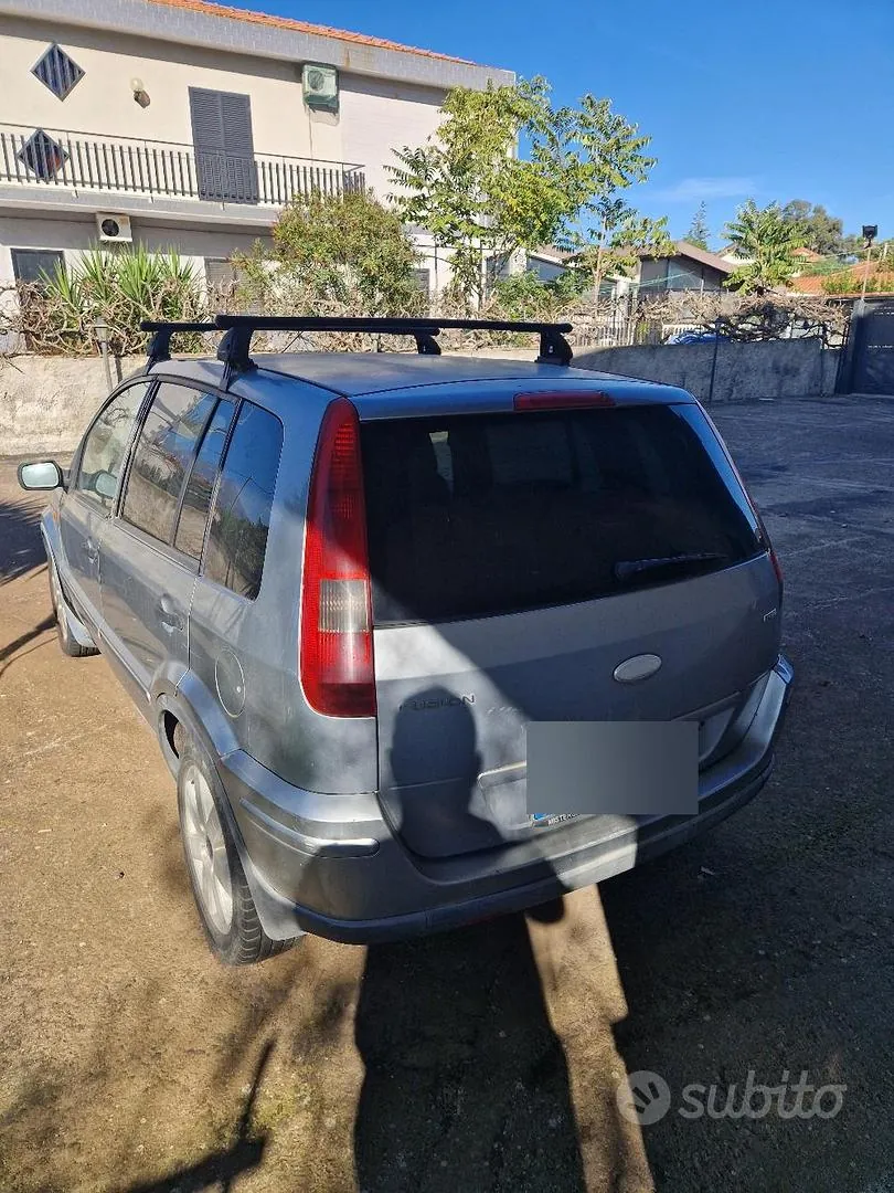 Ford Fusion 2005 photo 2