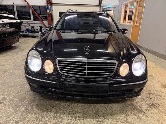 Mercedes-Benz E200 2006 photo 3