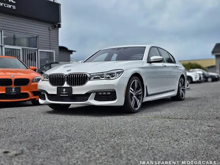 BMW 7 Series 2016 photo 2