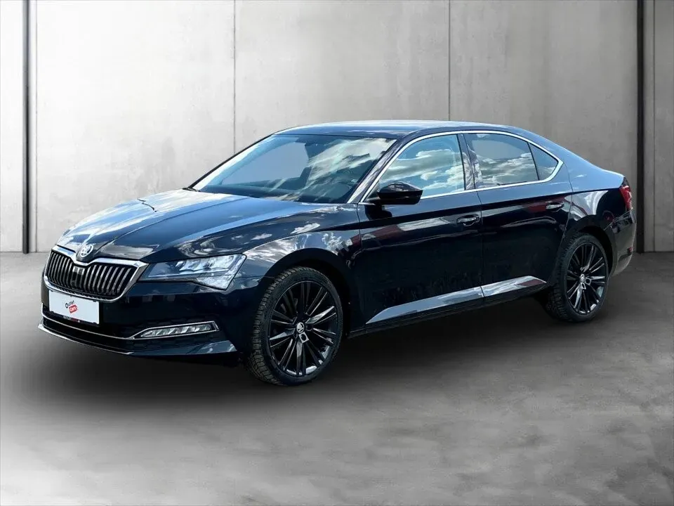 Skoda Superb 2022 photo 2
