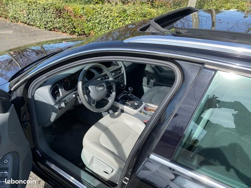 Audi A4 2012 photo 2