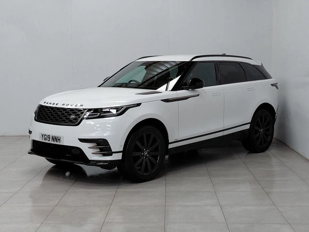 Land Rover Range Rover Velar 2019 photo 2