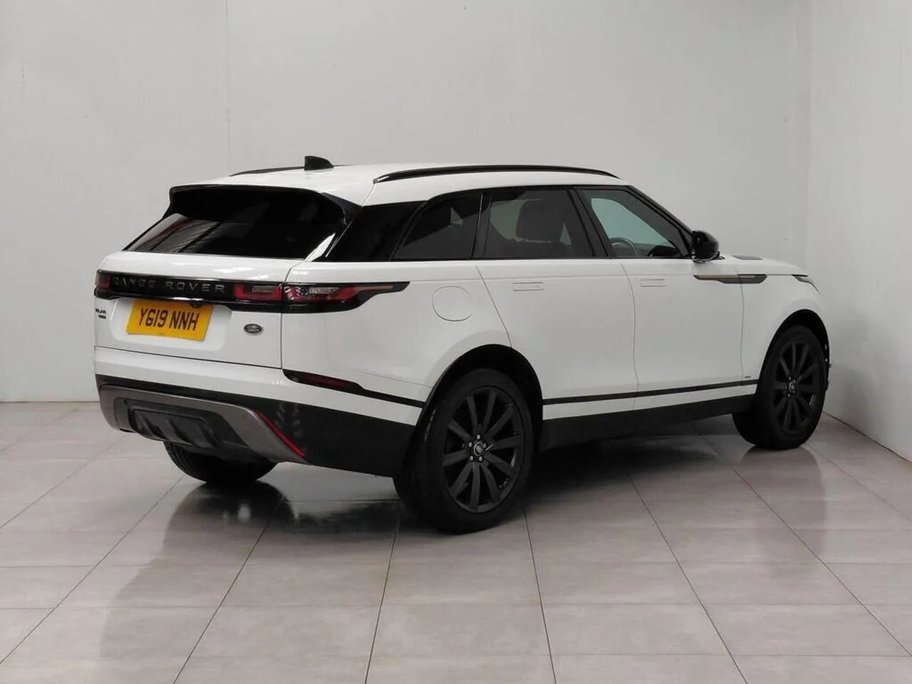 Land Rover Range Rover Velar 2019 photo 4