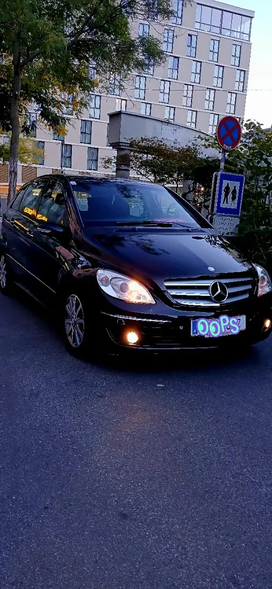 Mercedes-Benz B-Class 2009 photo 2