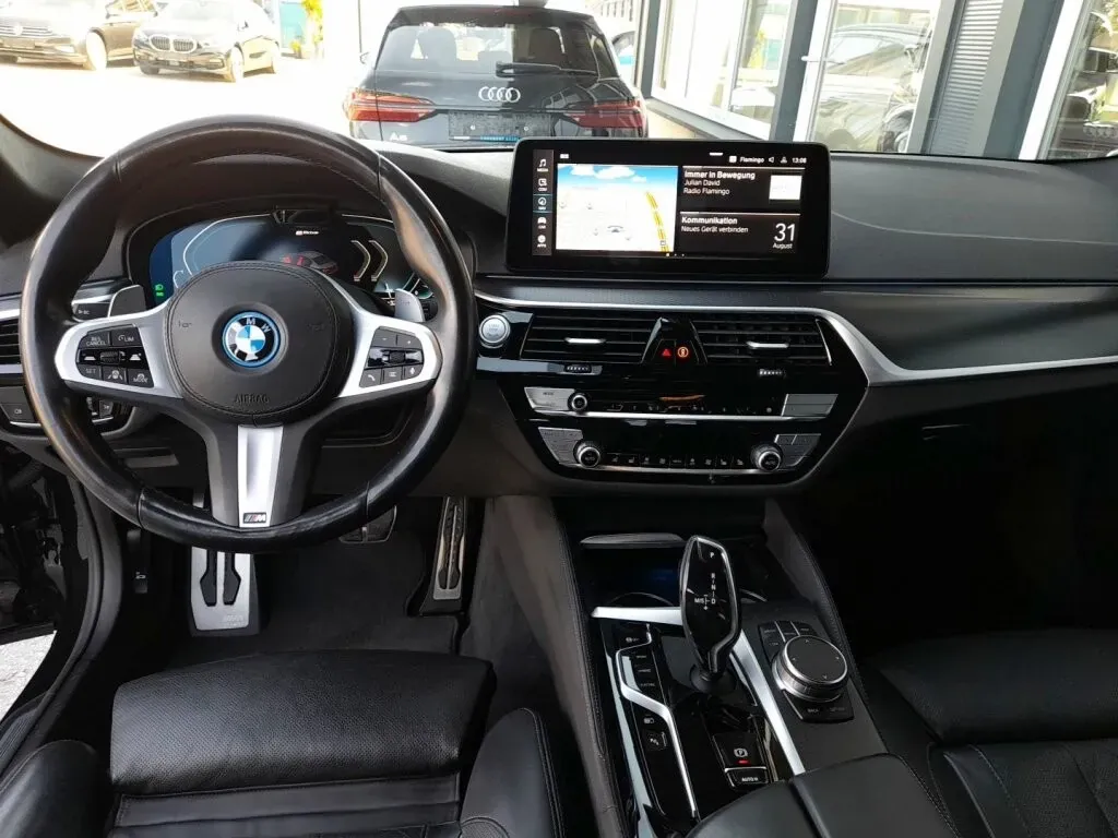 BMW 5 Series 2023 photo 3