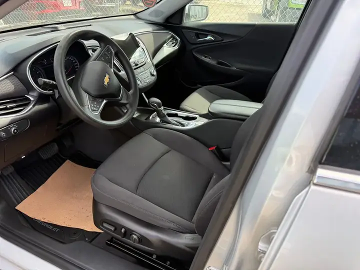 Chevrolet Malibu 2021 photo 4