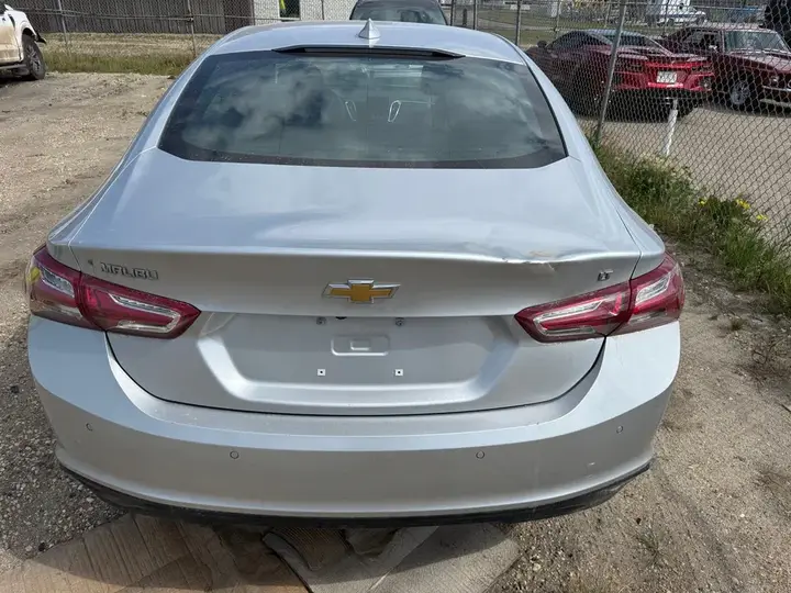Chevrolet Malibu 2021 photo 3