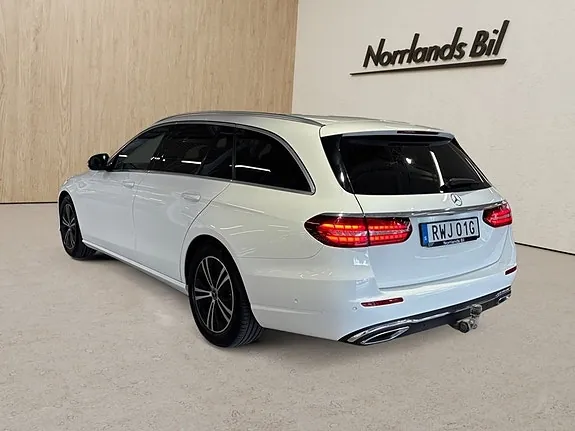 Mercedes-Benz E220 D 2023 photo 3