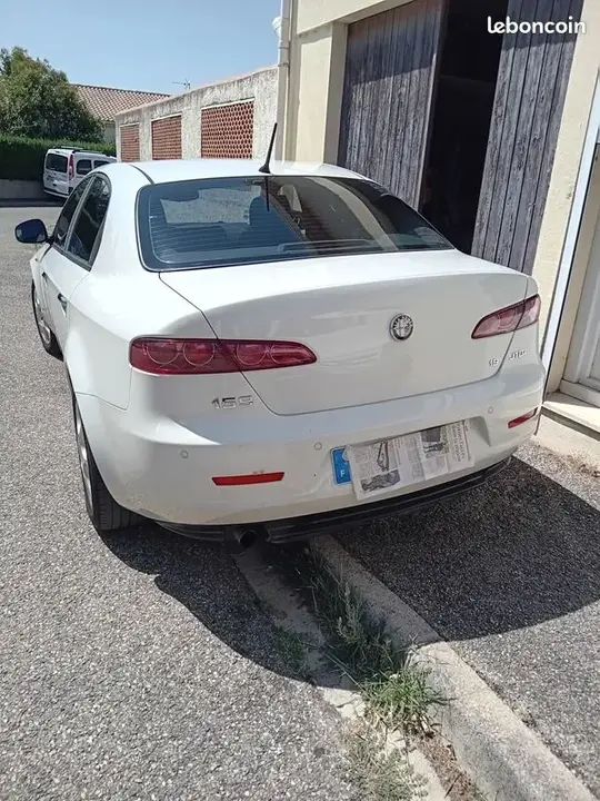 Alfa Romeo 159 2009 photo 2