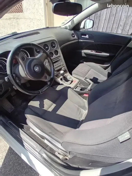 Alfa Romeo 159 2009 photo 3