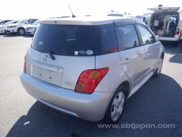 Toyota Ist 2004 photo 4