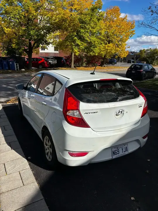 Hyundai Accent 2012 photo 5