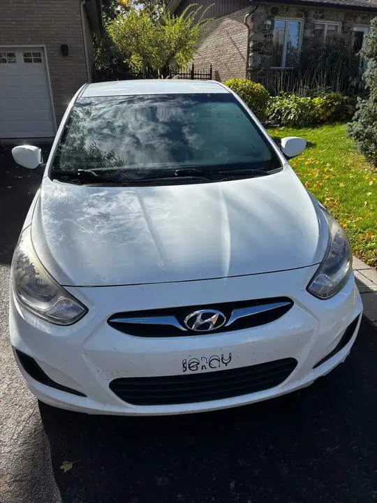 Hyundai Accent 2012 photo 3