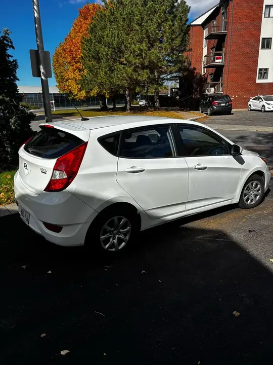 Hyundai Accent 2012 photo 2