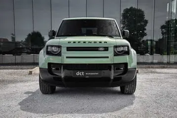 Land Rover Defender 2022 photo 2