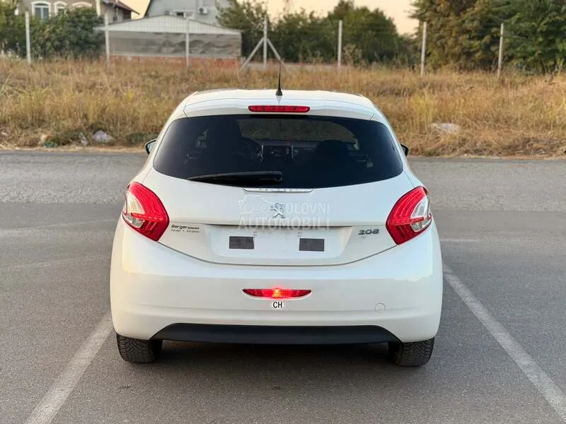 Peugeot 208 2015 photo 5