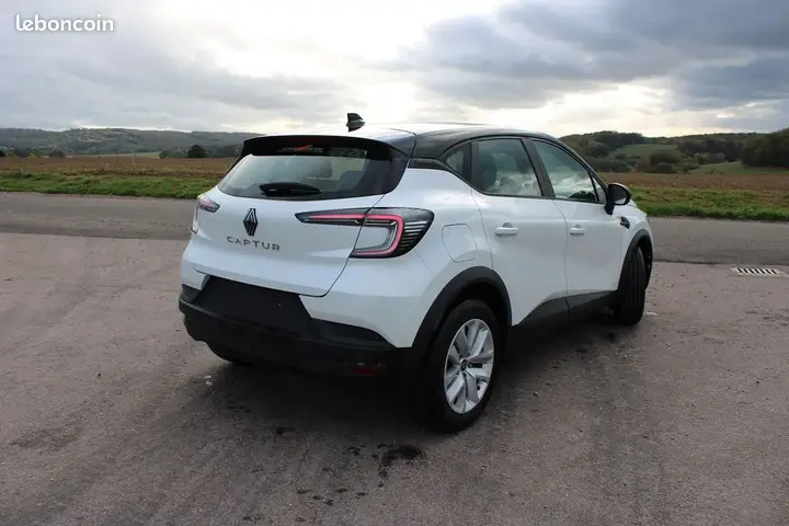 Renault Captur 2025 photo 2
