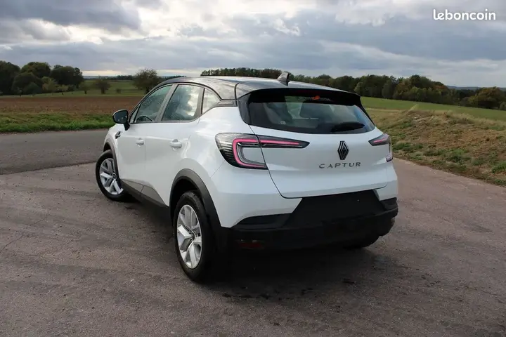 Renault Captur 2025 photo 3