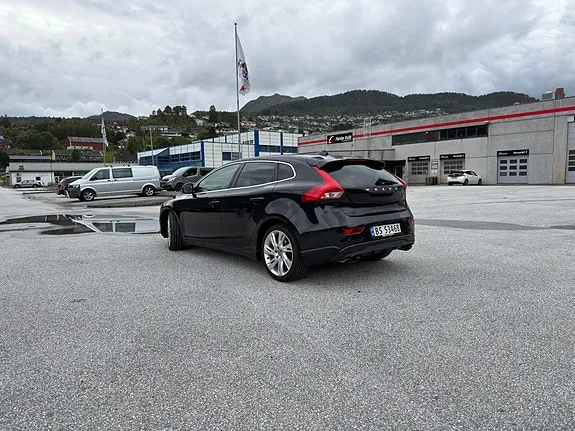 Volvo V40 2012 photo 3