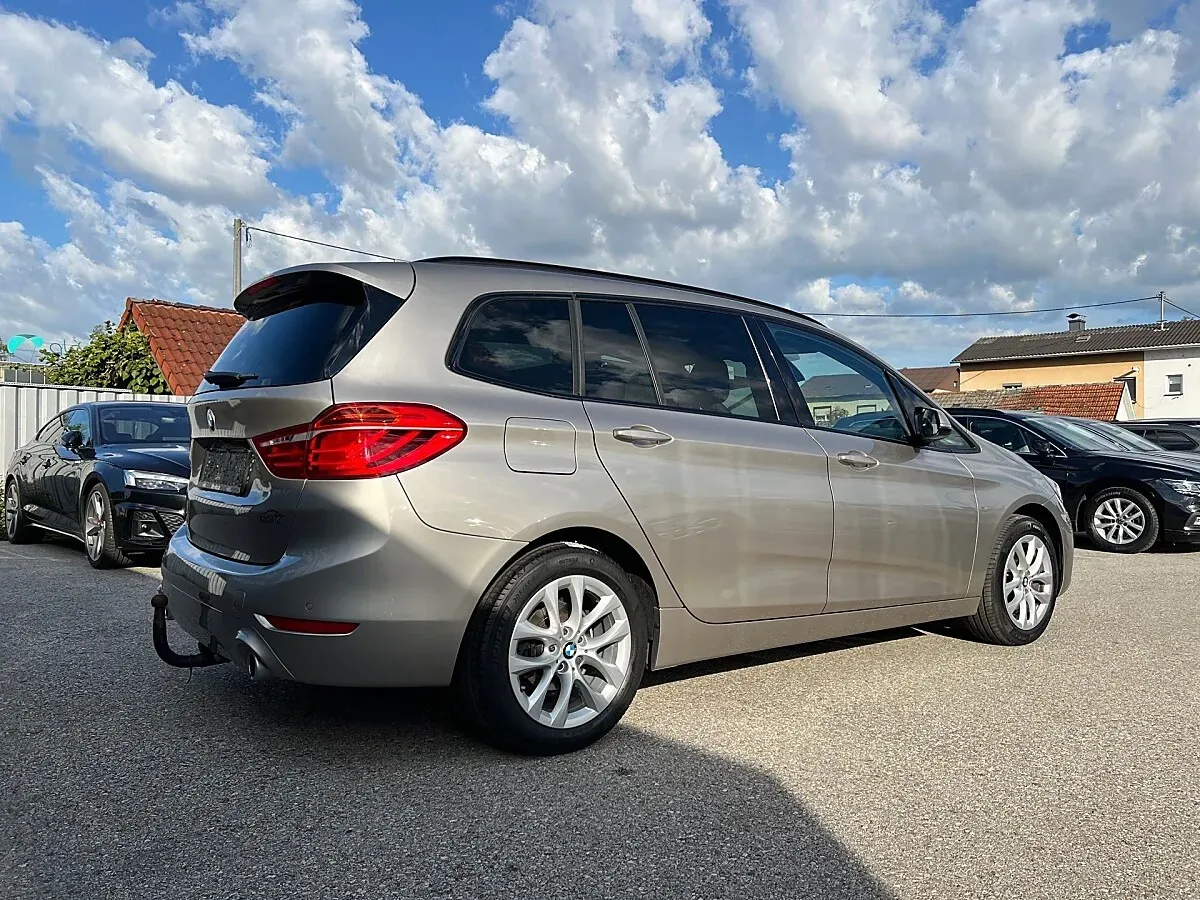 BMW 2 Series 2023 photo 3