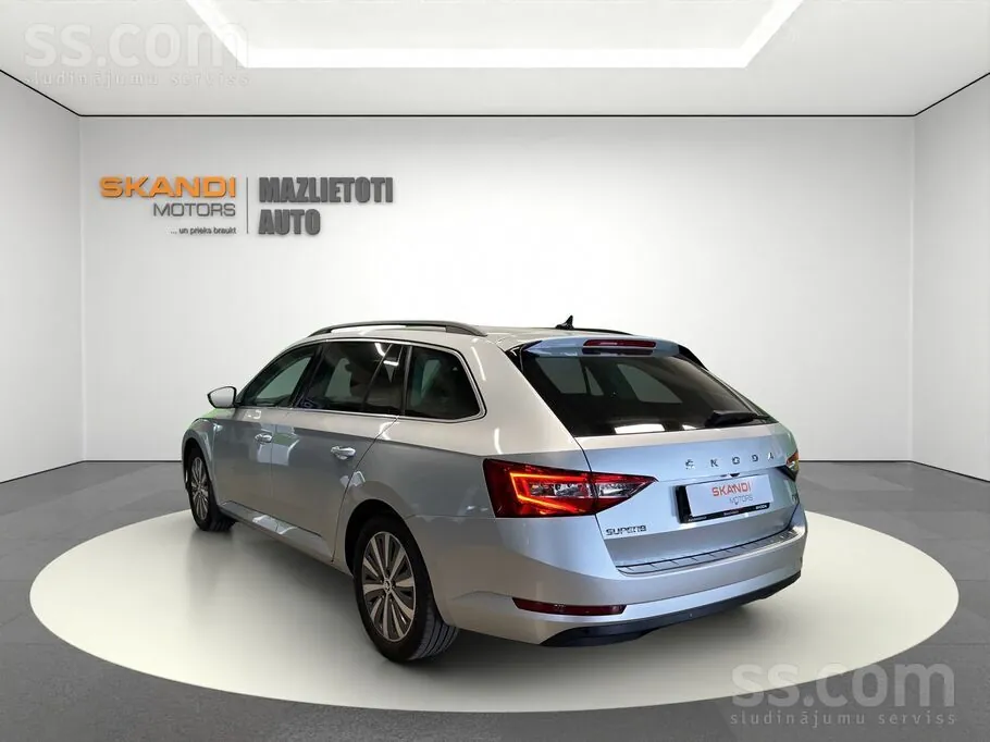 Skoda Superb 2021 photo 4