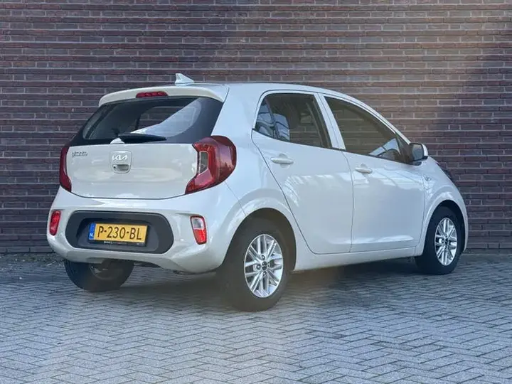 Kia Picanto 2022 photo 2