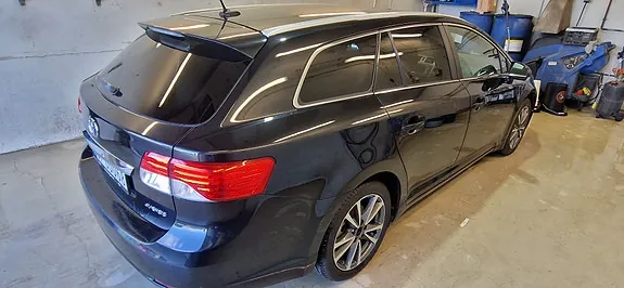 Toyota Avensis 2013 photo 3