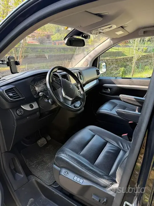 Peugeot Traveller 2018 photo 4