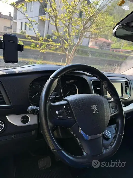 Peugeot Traveller 2018 photo 3