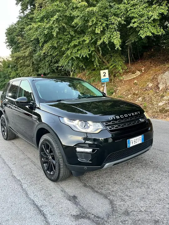 Land Rover Discovery Sport 2018 photo 2