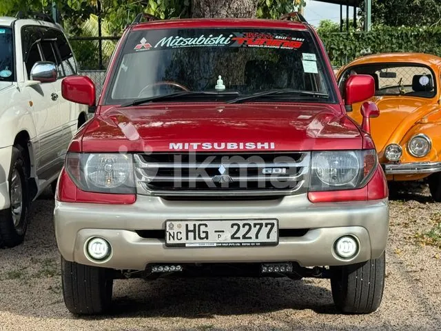 Mitsubishi Pajero 2000 photo 2