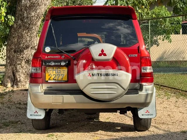 Mitsubishi Pajero 2000 photo 3