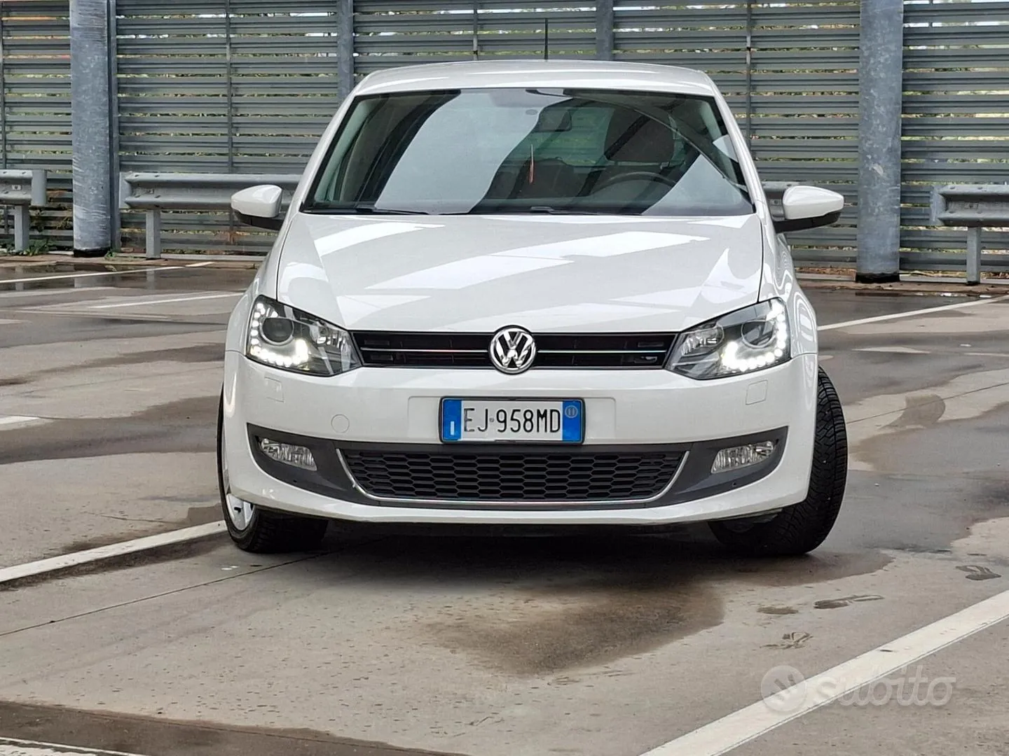 Volkswagen Polo 2011 photo 2