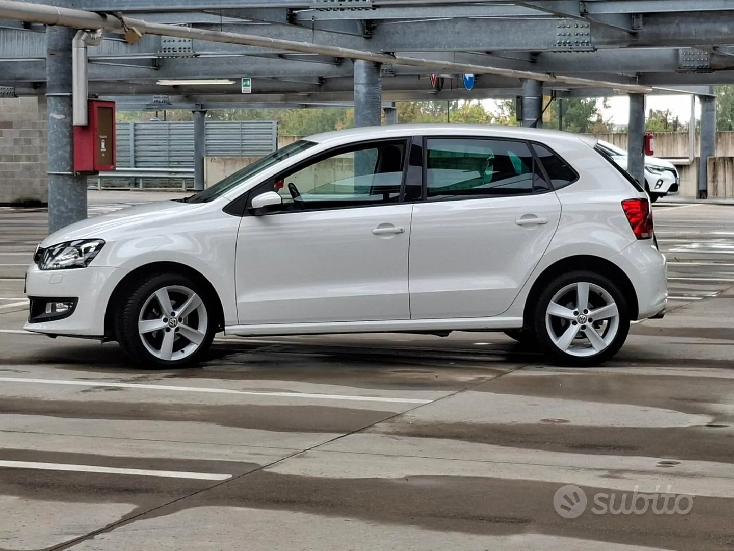 Volkswagen Polo 2011 photo 4