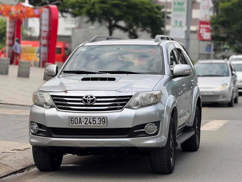 Toyota Fortuner 2015 photo 2