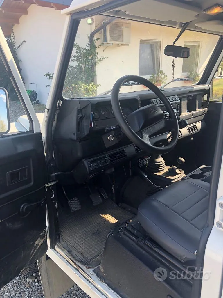 Land Rover Defender 2006 photo 5