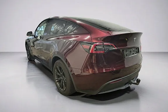 Tesla Model Y 2025 photo 3