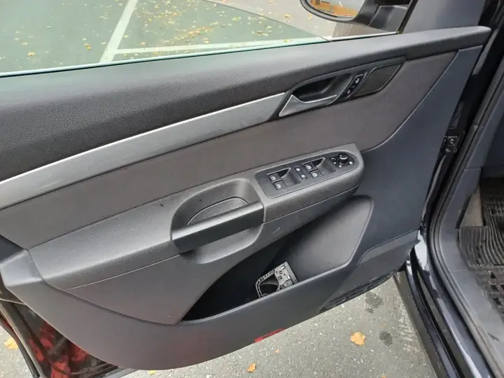 Volkswagen Sharan 2012 photo 3