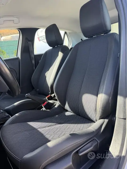 Opel Corsa 2023 photo 2