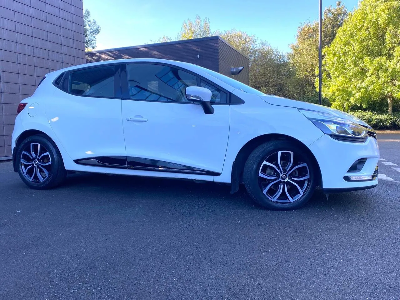 Renault Clio 2018 photo 3