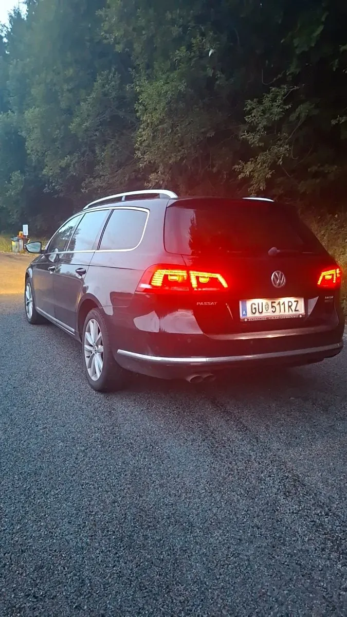Volkswagen Passat 2012 photo 2